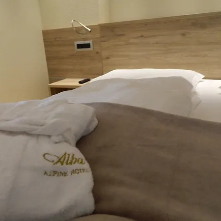 酒店 阿尔巴酒店 利维尼奥