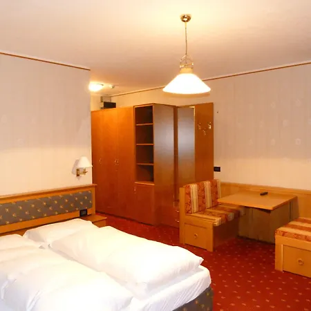 阿尔巴酒店 酒店 利维尼奥