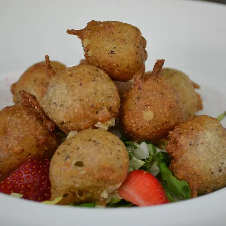 阿尔巴酒店 3* 利维尼奥